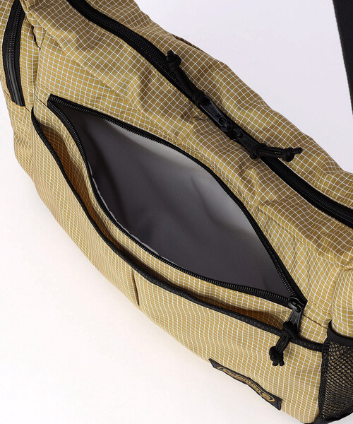 COLEMAN（コールマン）の「Coleman/コールマン COOL SHOULDER MD/クールショルダー（ショルダーバッグ・メンズ・その他9/ブラック/ベージュ・ONE SIZE）」の16枚目の写真