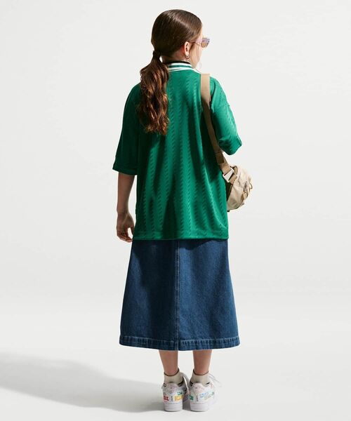 NIKE(ナイキ)の「ナイキ スポーツウェア ジュニア デニム ミディ スカート / Nike Sportswear Big Kids' Denim Midi Skirt IM8718-461 Mystic Navy(デニムスカート・キッズ・ブルー系その他・160/150/140/130)」の4枚目の写真