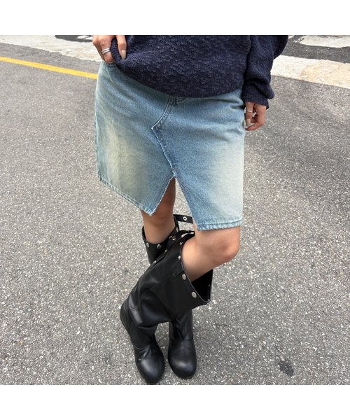 PORTERNA(ポルテナ)の「SLIT DENIM MID LENGTH SKIRT-2COLOR(スカート・レディース・ブルー/ライトブルー・SMALL/MEDIUM)」の2枚目の写真