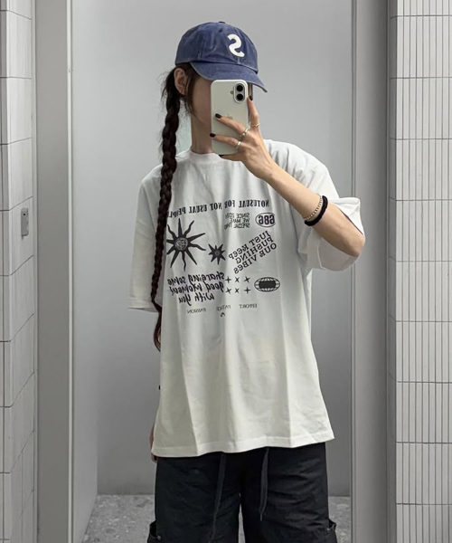 NOTUSUAL（ノットユージュアル）の「シンボルエポート オーバーサイズ 半袖Tシャツ 4カラー（Tシャツ/カットソー・レディース・ホワイト×グレー/ブラック/ホワイト/ネイビー・SMALL/MEDIUM/X-LARGE/LARGE）」の5枚目の写真