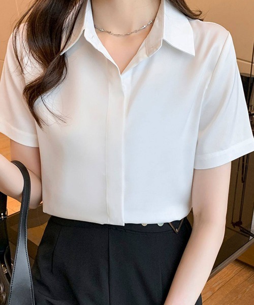 ReRe(リリ)の「サテン調シンプルシャツ(シャツ/ブラウス・レディース・ブラック/オフホワイト/グレイッシュブルー・MEDIUM/LARGE/X-LARGE)」の10枚目の写真