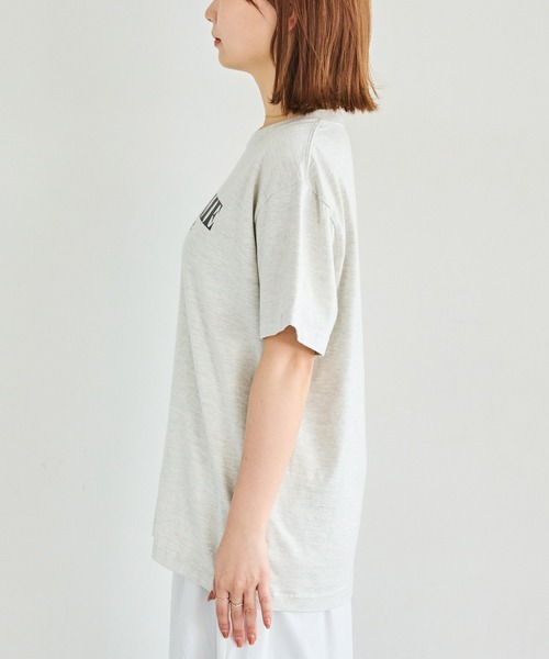 TRICOMER（トリコメル）の「【TRICOMER】ヴィンテージライク フラワープリントTシャツ｜BOHEME BOTANIQUE（Tシャツ/カットソー・レディース・グレー・F）」の9枚目の写真
