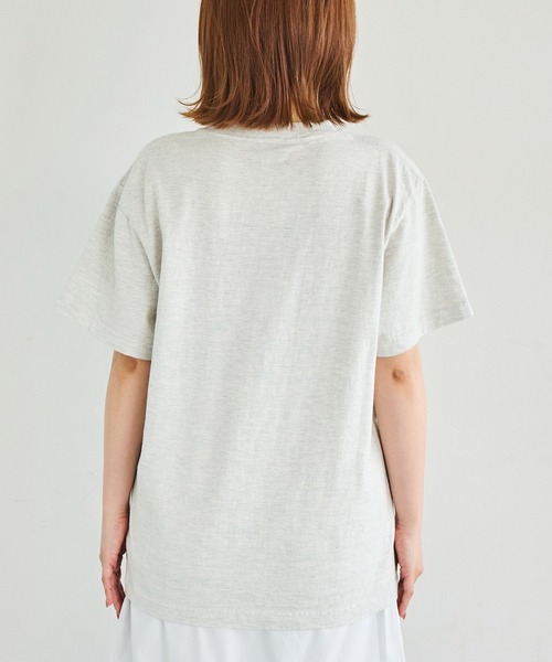 TRICOMER（トリコメル）の「【TRICOMER】ヴィンテージライク フラワープリントTシャツ｜BOHEME BOTANIQUE（Tシャツ/カットソー・レディース・グレー・F）」の10枚目の写真