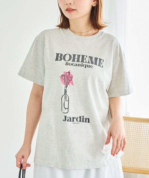 TRICOMER（トリコメル）の「【TRICOMER】ヴィンテージライク フラワープリントTシャツ｜BOHEME BOTANIQUE（Tシャツ/カットソー・レディース・グレー・F）」の4枚目の写真