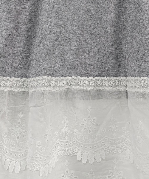 Doux Belle（ドゥーベル）の「レース切替デザイントップス（Tシャツ/カットソー・レディース・ホワイト/グレー・LARGE/MEDIUM）」の3枚目の写真