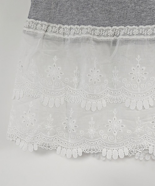 Doux Belle（ドゥーベル）の「レース切替デザイントップス（Tシャツ/カットソー・レディース・ホワイト/グレー・LARGE/MEDIUM）」の4枚目の写真