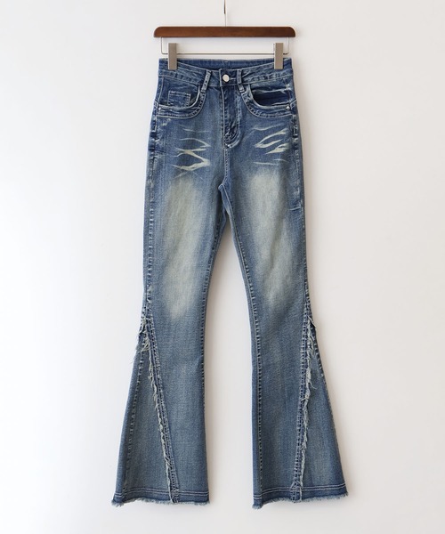 SpRay(スプレイ)の「サイドフリンジデニムフレアパンツ(デニムパンツ・レディース・ブルー/ブラック・SMALL/MEDIUM)」の10枚目の写真