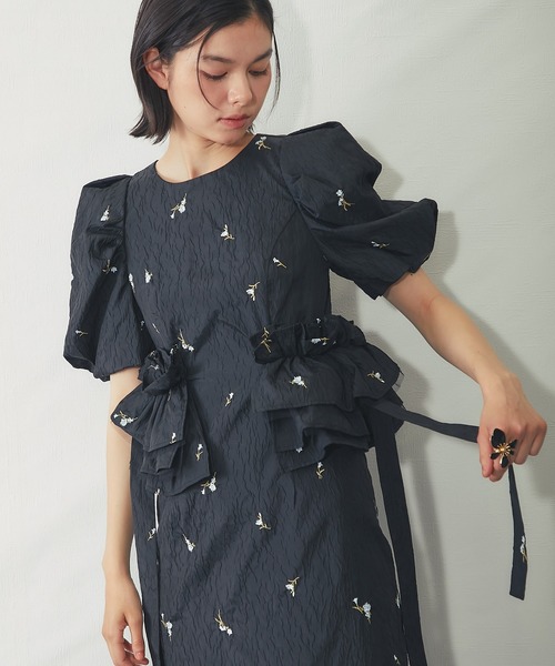 SMILE ORCHID(スマイルオーキッド)の「ブロッサムフリルドレス(ワンピース・レディース・ベージュ/ブラック・M)」の2枚目の写真