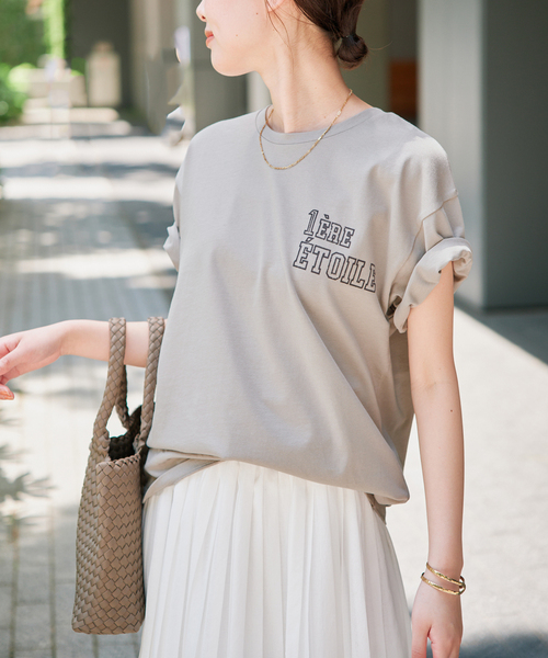 SLOBE IENA(スローブイエナ)の「《WEB限定/追加2》1ST ETOILE Tシャツ(Tシャツ/カットソー・レディース・ブラウン/グレー/カーキ/ネイビー・FREE)」の4枚目の写真