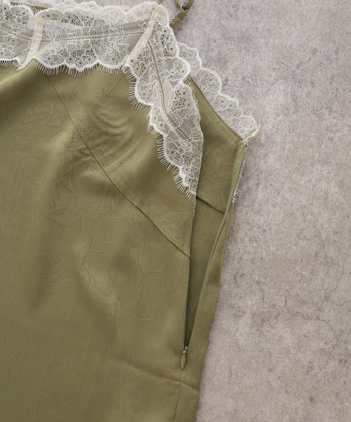 MILLO WOMEN（ミロウーマン）の「【Geek Office / ギークオフィス】MILLO WOMEN Crease Lace Midi Dress（ワンピース・レディース・カーキ・FREE）」の6枚目の写真
