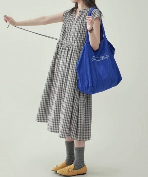 AMAJI(アマジ)の「チェック柄 ドローストリング ワンピース(ワンピース・レディース・ブラック・MEDIUM/LARGE/X-LARGE)」の4枚目の写真