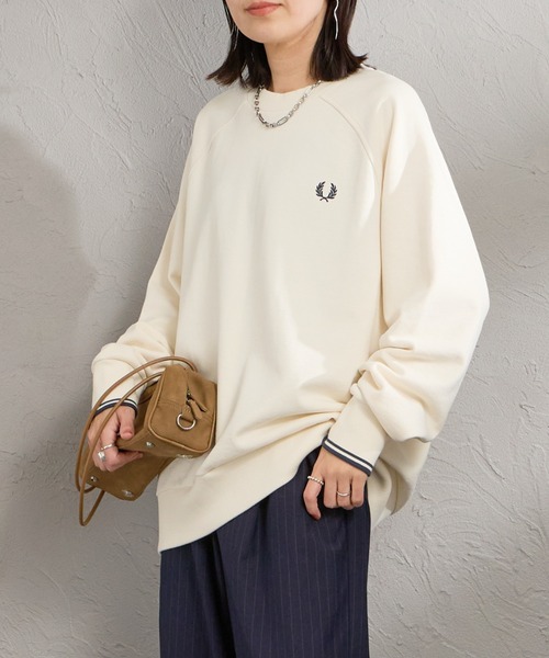 FRED PERRY（フレッドペリー）の「【WEB限定】[FRED PERRY/フレッドペリー] ティップライン ワンポイントロゴ刺繍ラグランスウェット（スウェット・レディース・ネイビー/アイボリー/モスグリーン・S/M/L）」の8枚目の写真