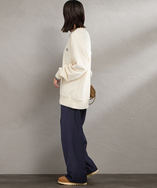 FRED PERRY（フレッドペリー）の「【WEB限定】[FRED PERRY/フレッドペリー] ティップライン ワンポイントロゴ刺繍ラグランスウェット（スウェット・レディース・ネイビー/アイボリー/モスグリーン・S/M/L）」の12枚目の写真