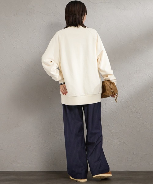 FRED PERRY（フレッドペリー）の「【WEB限定】[FRED PERRY/フレッドペリー] ティップライン ワンポイントロゴ刺繍ラグランスウェット（スウェット・レディース・ネイビー/アイボリー/モスグリーン・S/M/L）」の13枚目の写真