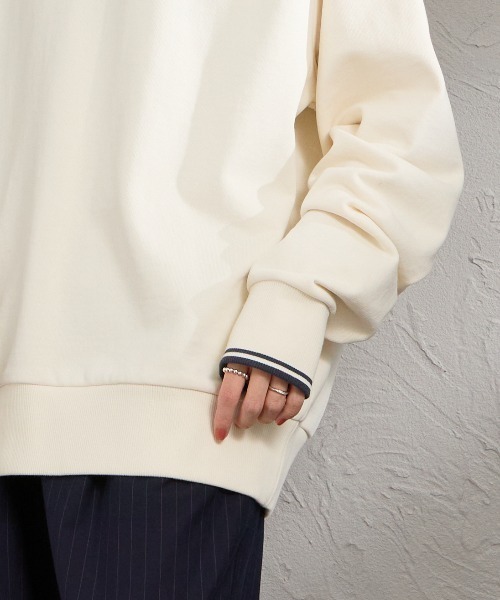 FRED PERRY（フレッドペリー）の「【WEB限定】[FRED PERRY/フレッドペリー] ティップライン ワンポイントロゴ刺繍ラグランスウェット（スウェット・レディース・ネイビー/アイボリー/モスグリーン・S/M/L）」の15枚目の写真