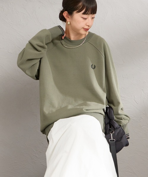 FRED PERRY（フレッドペリー）の「【WEB限定】[FRED PERRY/フレッドペリー] ティップライン ワンポイントロゴ刺繍ラグランスウェット（スウェット・レディース・ネイビー/アイボリー/モスグリーン・S/M/L）」の16枚目の写真