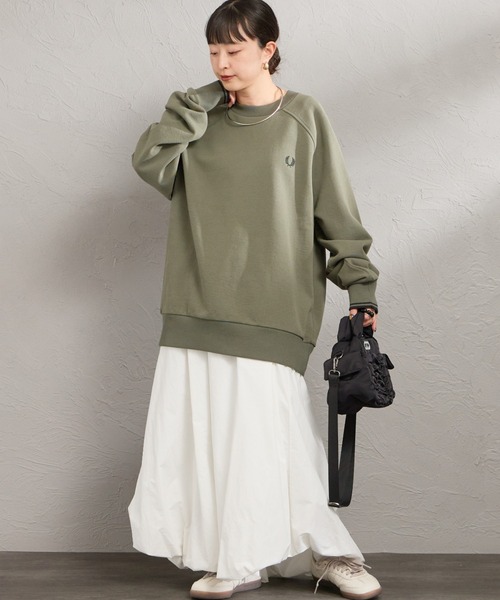 FRED PERRY（フレッドペリー）の「【WEB限定】[FRED PERRY/フレッドペリー] ティップライン ワンポイントロゴ刺繍ラグランスウェット（スウェット・レディース・ネイビー/アイボリー/モスグリーン・S/M/L）」の5枚目の写真