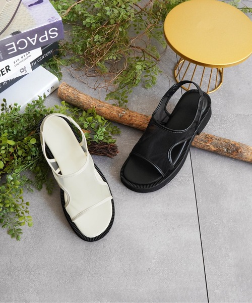 Fabby fabby(ファビィーファビィー)の「4.4cm厚底メッシュサンダル(サンダル・レディース・ブラック/アイボリー・LARGE/SMALL/MEDIUM)」の3枚目の写真