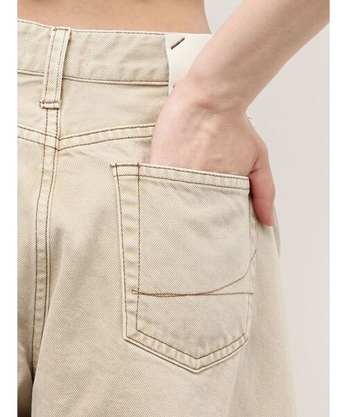 jouetie(ジュエティ)の「【SOMETHING×PosTokyo】Tuck Buggy(デニムパンツ・レディース・ベージュ/ブラック・SMALL/MEDIUM)」の15枚目の写真