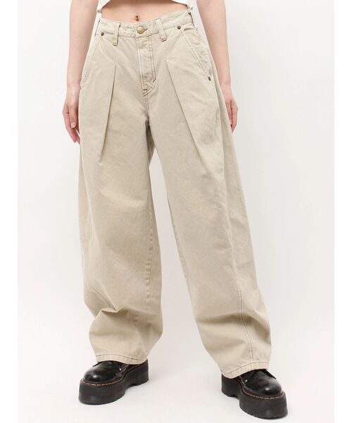 jouetie(ジュエティ)の「【SOMETHING×PosTokyo】Tuck Buggy(デニムパンツ・レディース・ベージュ/ブラック・SMALL/MEDIUM)」の20枚目の写真