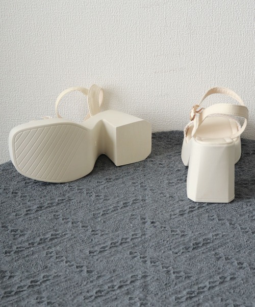 Miniministore(ミニミニストア)の「厚底 ストラップサンダル 太ヒール 美脚(サンダル・レディース・アイボリー/ブラック・23.5cm/23.0cm/22.5cm/25.0cm/24.5cm/24.0cm)」の10枚目の写真