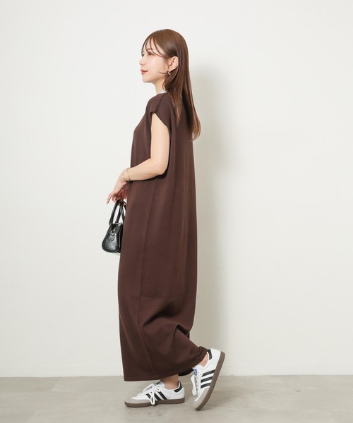 Riberry(リベリー)の「配色フレンチスリーブサマーニットワンピース(ワンピース・レディース・ネイビー/ブラウン/ブラック・FREE)」の7枚目の写真