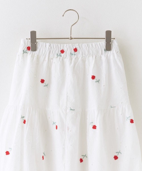 Chick（チック）の「Floral Embroidery Lace Scallop Long Flare Tiered Skirt / 花刺繍 レース スカラップ ロング フレア ティアード スカート 小花柄 レディース 秋 秋服 2026年秋冬（スカート・レディース・レッド/ブルー・FREE）」の9枚目の写真