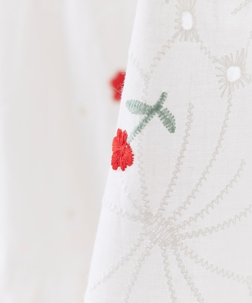 Chick（チック）の「Floral Embroidery Lace Scallop Long Flare Tiered Skirt / 花刺繍 レース スカラップ ロング フレア ティアード スカート 小花柄 レディース 秋 秋服 2026年秋冬（スカート・レディース・レッド/ブルー・FREE）」の7枚目の写真