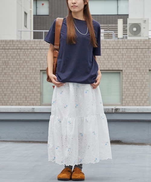 Chick（チック）の「Floral Embroidery Lace Scallop Long Flare Tiered Skirt / 花刺繍 レース スカラップ ロング フレア ティアード スカート 小花柄 レディース 秋 秋服 2026年秋冬（スカート・レディース・レッド/ブルー・FREE）」の12枚目の写真