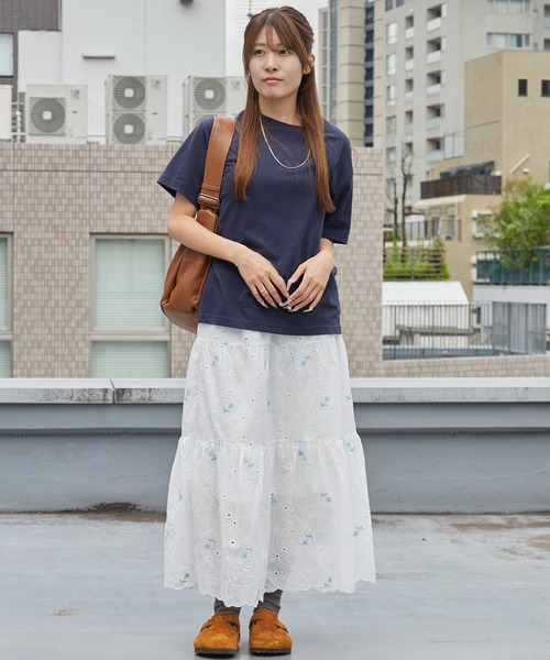 Chick（チック）の「Floral Embroidery Lace Scallop Long Flare Tiered Skirt / 花刺繍 レース スカラップ ロング フレア ティアード スカート 小花柄 レディース 秋 秋服 2026年秋冬（スカート・レディース・レッド/ブルー・FREE）」の11枚目の写真