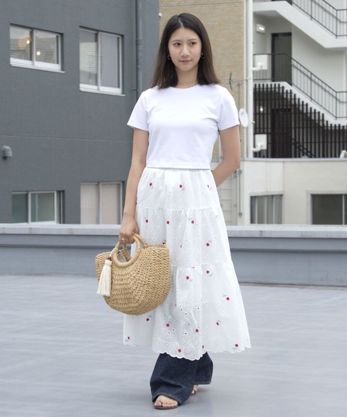 Chick（チック）の「Floral Embroidery Lace Scallop Long Flare Tiered Skirt / 花刺繍 レース スカラップ ロング フレア ティアード スカート 小花柄 レディース 秋 秋服 2026年秋冬（スカート・レディース・レッド/ブルー・FREE）」の18枚目の写真