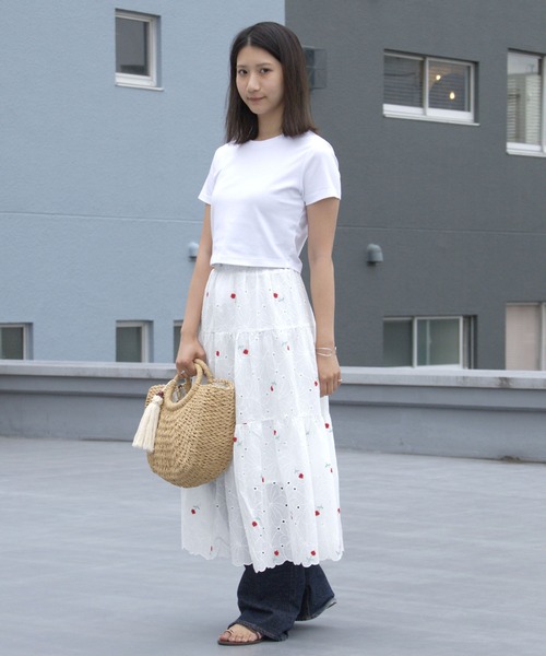 Chick（チック）の「Floral Embroidery Lace Scallop Long Flare Tiered Skirt / 花刺繍 レース スカラップ ロング フレア ティアード スカート 小花柄 レディース 秋 秋服 2026年秋冬（スカート・レディース・レッド/ブルー・FREE）」の19枚目の写真