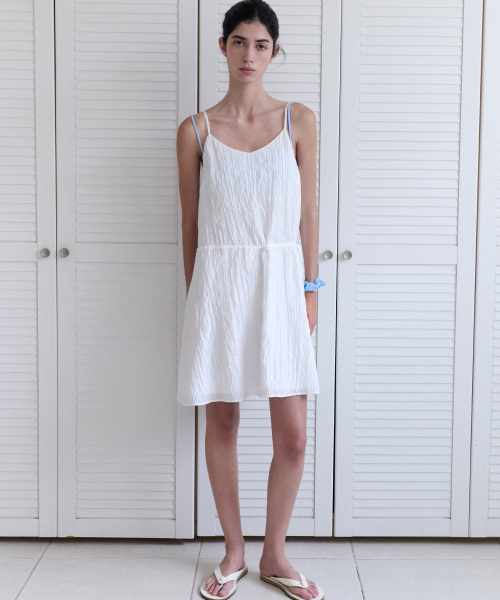 ANDNEEDS(アンドニーズ)の「Bowen pleats dress (ivory)(ワンピース・レディース・その他・FREE)」の1枚目の写真