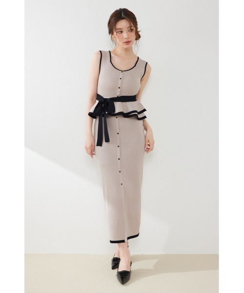 rienda(リエンダ)の「ノースリ配色ペプラムタイトニットワンピース 夏服 秋服(ワンピース・レディース・ブラック/ライトブルー/ベージュ・FREE)」の11枚目の写真