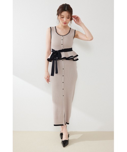 rienda(リエンダ)の「ノースリ配色ペプラムタイトニットワンピース 夏服 秋服(ワンピース・レディース・ブラック/ライトブルー/ベージュ・FREE)」の12枚目の写真