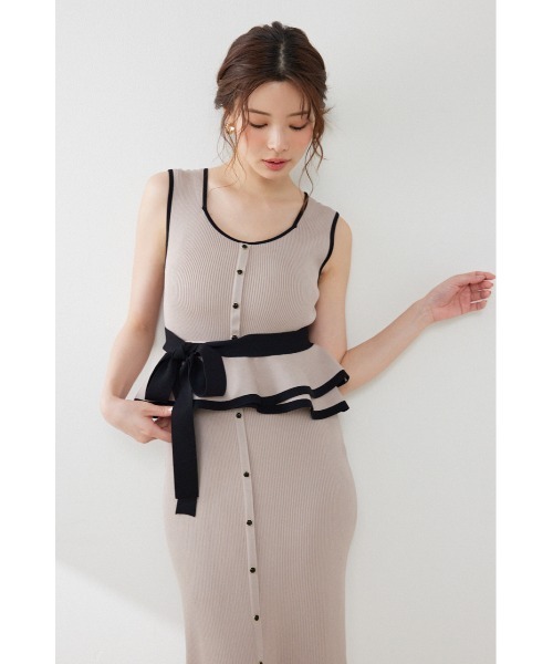 rienda(リエンダ)の「ノースリ配色ペプラムタイトニットワンピース 夏服 秋服(ワンピース・レディース・ブラック/ライトブルー/ベージュ・FREE)」の14枚目の写真
