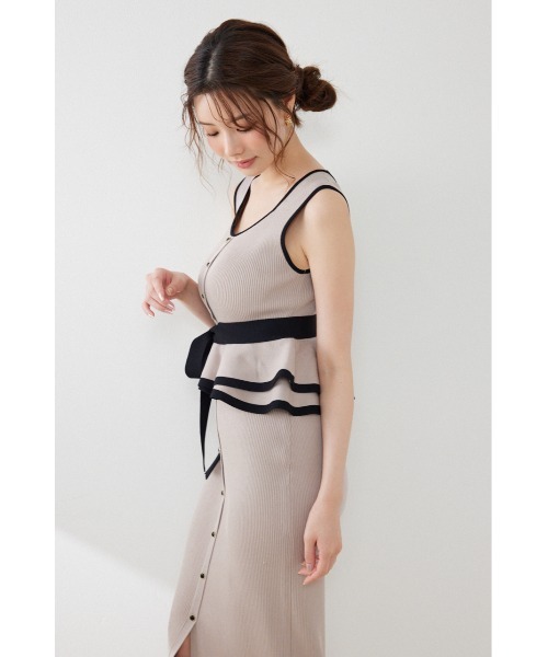 rienda(リエンダ)の「ノースリ配色ペプラムタイトニットワンピース 夏服 秋服(ワンピース・レディース・ブラック/ライトブルー/ベージュ・FREE)」の15枚目の写真