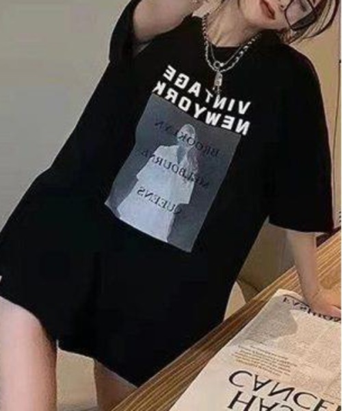 NEW GENTLEMAN（ニュージェントルマン）の「ミランダ フォトプリント オーバーサイズT（Tシャツ/カットソー・レディース・ホワイト/モカ/ブラック・XL/L/M）」の2枚目の写真