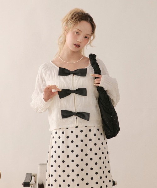 loin nuit(ロワンニュイ)の「big ribbon long sleeve tops / ビッグリボンロングスリーブトップス(Tシャツ/カットソー・レディース・ホワイト/ブラック/ブラウン・FREE)」の21枚目の写真