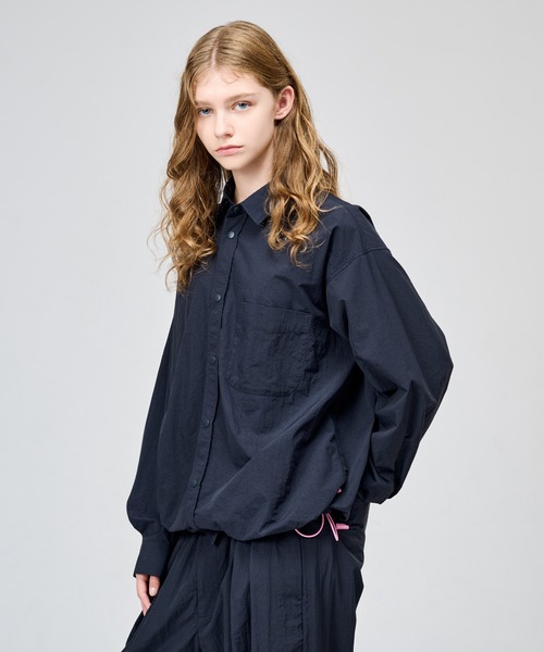 WETTEMPT（ウィテンプト）の「NYLON BICOLOR DRAWSTRING L/S SHIRT / ナイロンバイカラードローコードL/Sシャツ（シャツ/ブラウス・メンズ・グレー/ネイビー/ブラック・MEDIUM/SMALL/LARGE）」の3枚目の写真