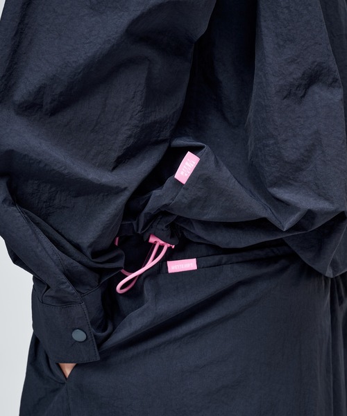 WETTEMPT（ウィテンプト）の「NYLON BICOLOR DRAWSTRING L/S SHIRT / ナイロンバイカラードローコードL/Sシャツ（シャツ/ブラウス・メンズ・グレー/ネイビー/ブラック・MEDIUM/SMALL/LARGE）」の11枚目の写真