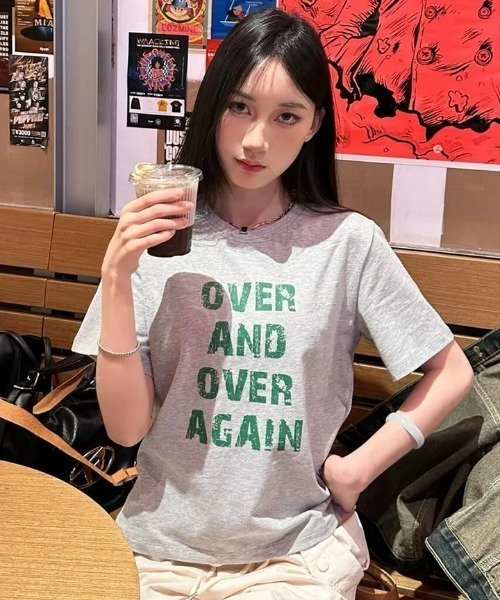 SHEPP(シープ)の「クラックロゴプリント 半袖クルーネックTシャツ(Tシャツ/カットソー・レディース・グレー/ホワイト・L/M)」の13枚目の写真