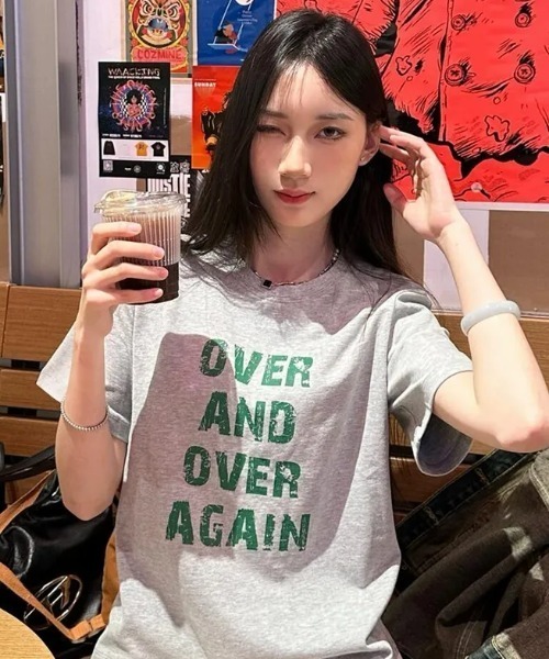 SHEPP(シープ)の「クラックロゴプリント 半袖クルーネックTシャツ(Tシャツ/カットソー・レディース・グレー/ホワイト・L/M)」の14枚目の写真