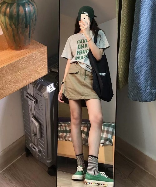 SHEPP(シープ)の「クラックロゴプリント 半袖クルーネックTシャツ(Tシャツ/カットソー・レディース・グレー/ホワイト・L/M)」の16枚目の写真
