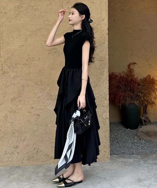 FREE STYLISTS(フリー スタイリスト)の「ニット イレヘムティアード ドレス ワンピース(ワンピース・レディース・ブラック・M/S)」の4枚目の写真