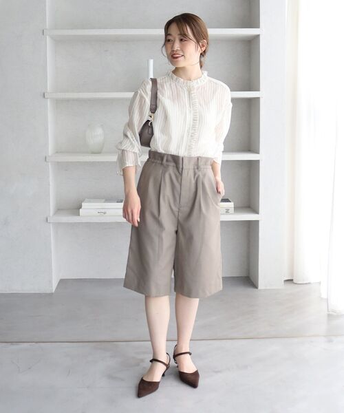 le.coeur blanc(ルクールブラン)の「タックハーフパンツ(その他パンツ・レディース・ブラック/グレイッシュベージュ・38)」の14枚目の写真