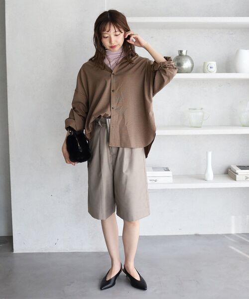 le.coeur blanc(ルクールブラン)の「タックハーフパンツ(その他パンツ・レディース・ブラック/グレイッシュベージュ・38)」の8枚目の写真