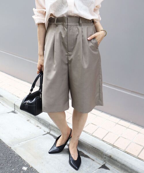 le.coeur blanc(ルクールブラン)の「タックハーフパンツ(その他パンツ・レディース・ブラック/グレイッシュベージュ・38)」の10枚目の写真