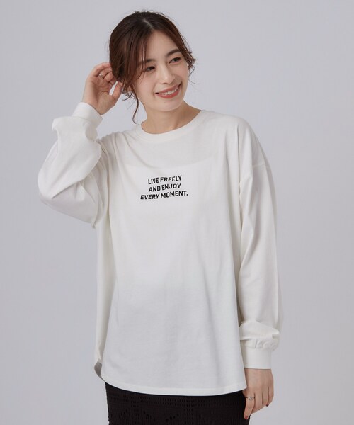 SHOO・LA・RUE（シューラルー）の「【選べる4柄/体型カバー】ゆるっと着られる BIGロンT（Tシャツ/カットソー・レディース・ブラック/ライトグレー/ホワイト/ベビーピンク・00）」の5枚目の写真