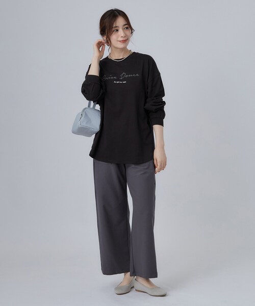 SHOO・LA・RUE（シューラルー）の「【選べる4柄/体型カバー】ゆるっと着られる BIGロンT（Tシャツ/カットソー・レディース・ブラック/ライトグレー/ホワイト/ベビーピンク・00）」の15枚目の写真